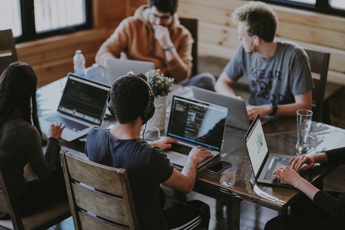 Checklist sécurité avant de connecter l'IA à vos outils